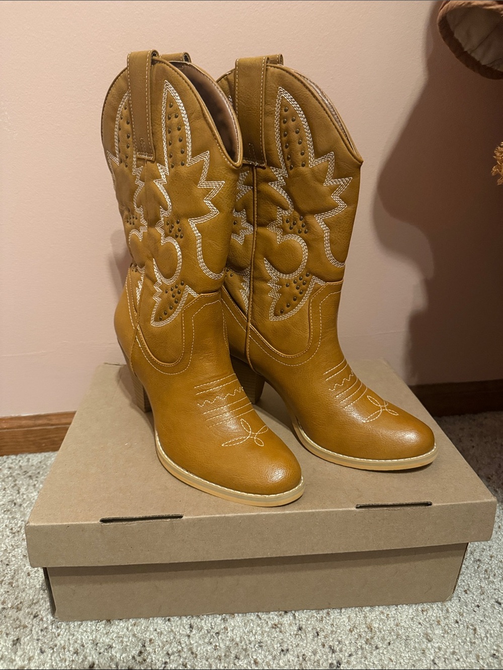 Women’s Tan Western Cowboy Boots - NWT/Box